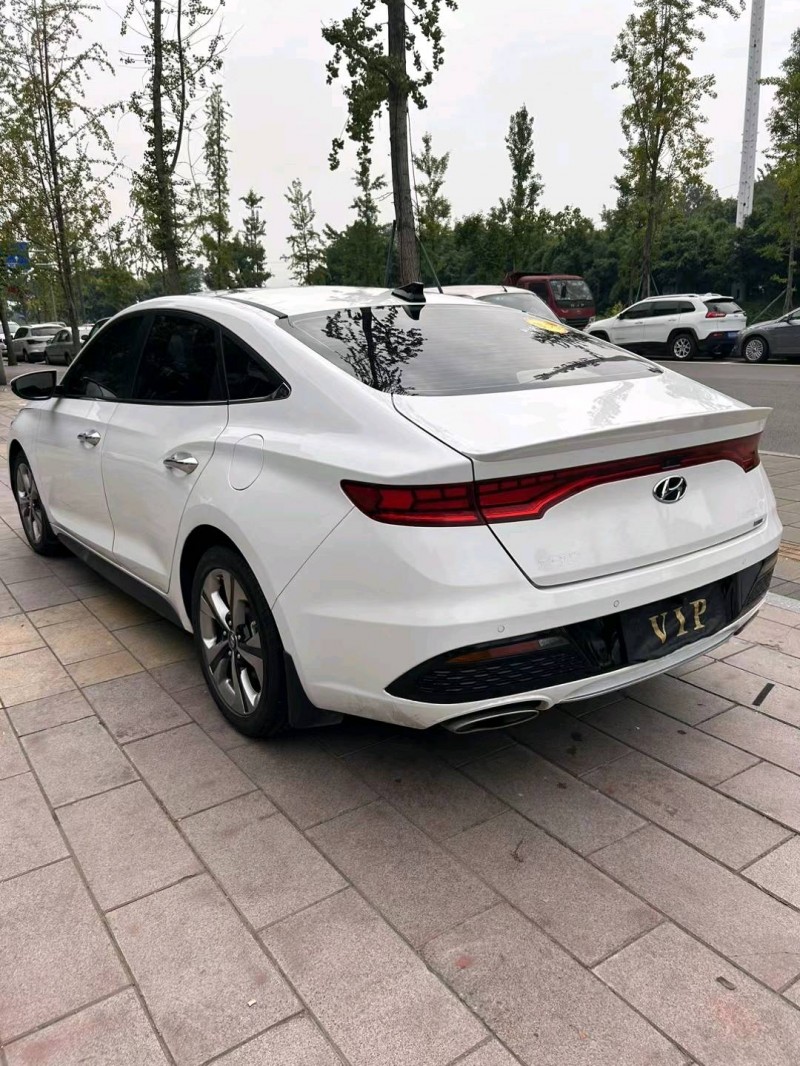 成都21年现代菲斯塔8