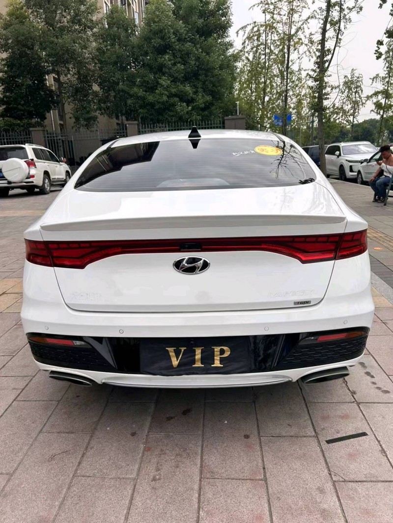 成都21年现代菲斯塔9