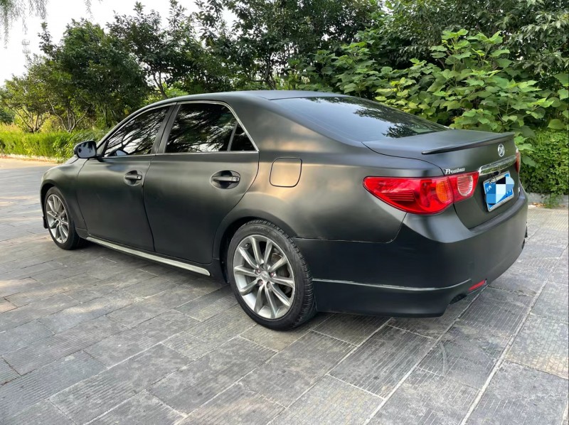 济宁13年丰田锐志5