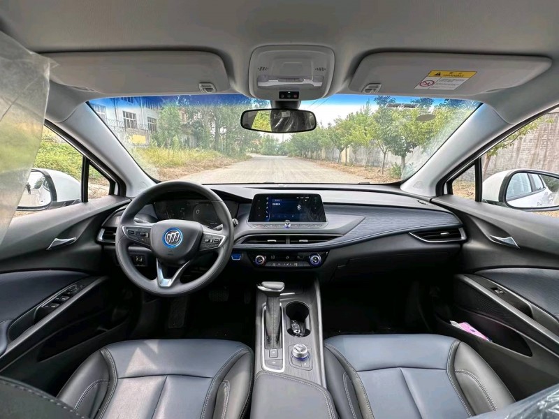 青岛23年别克微蓝8