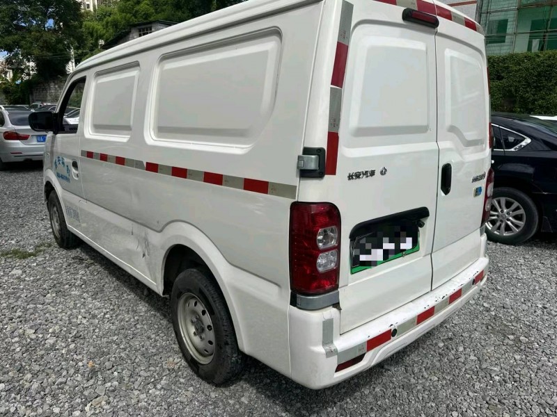 重庆22年长安汽车之星4