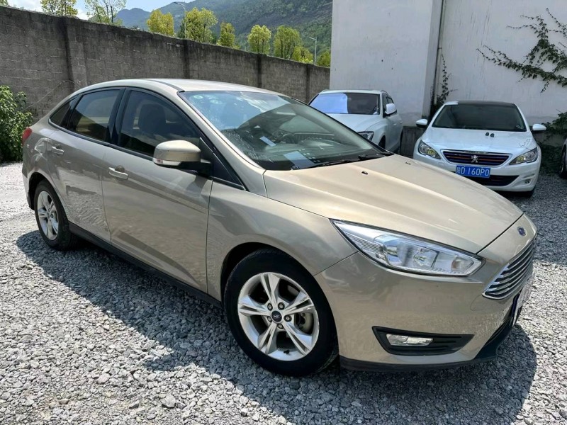 重庆16年福特福克斯3