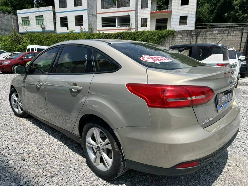 重庆16年福特福克斯4