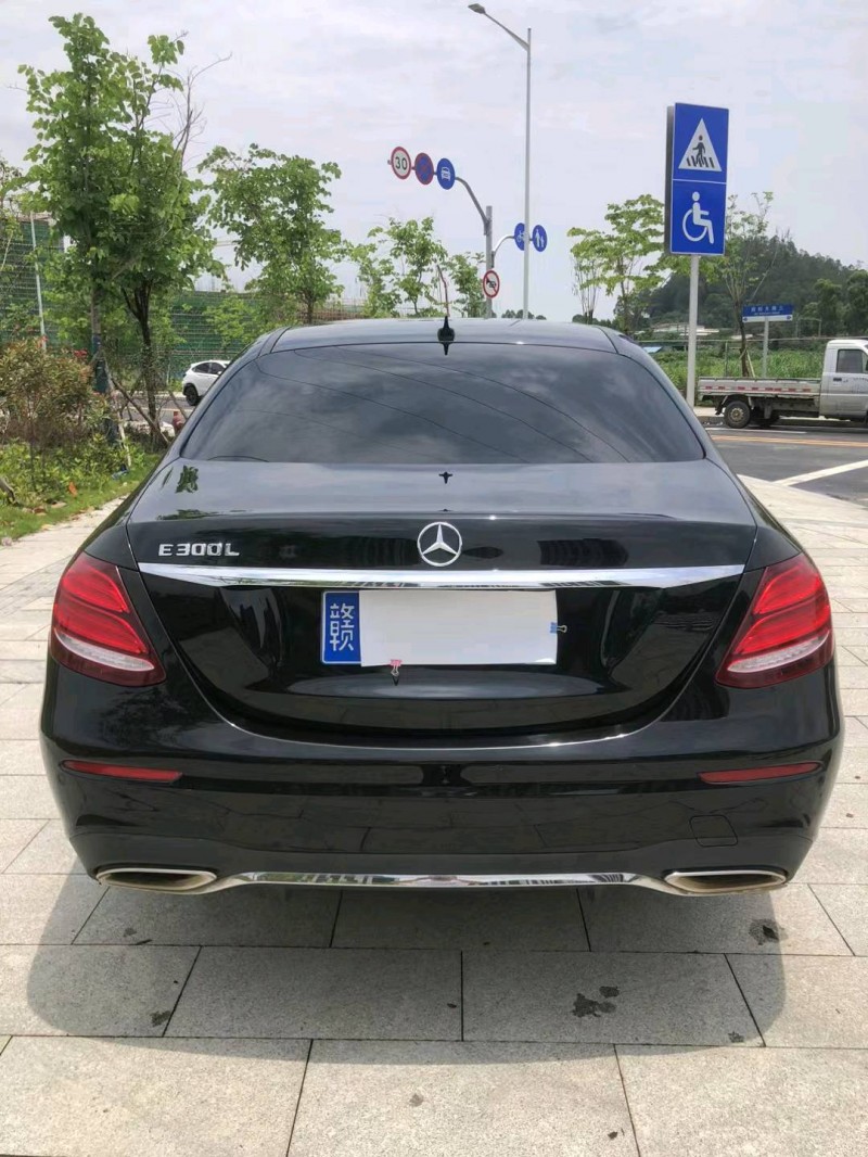 广州19年奔驰E9