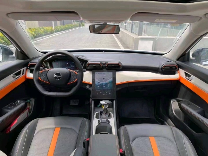 成都22年东风奕炫8