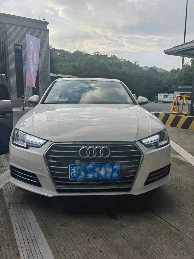邢台18年奥迪A4L1