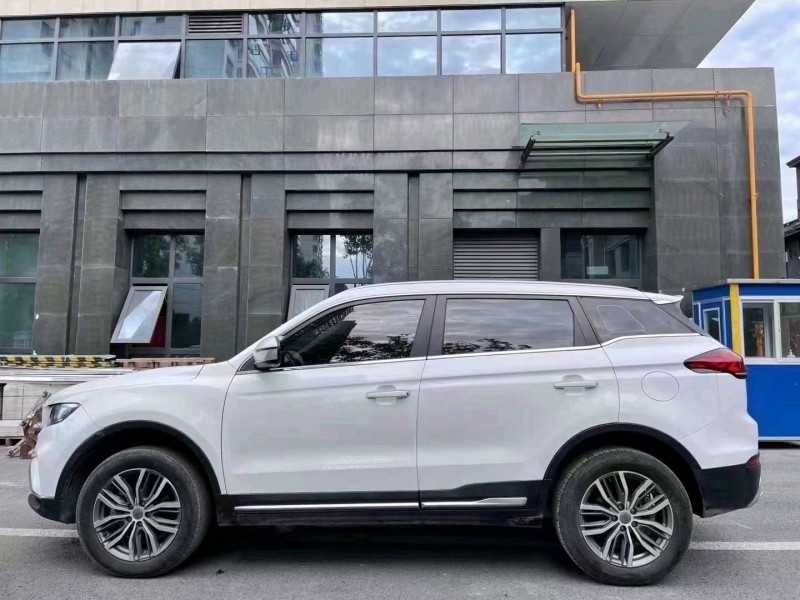 成都20年吉利博越2