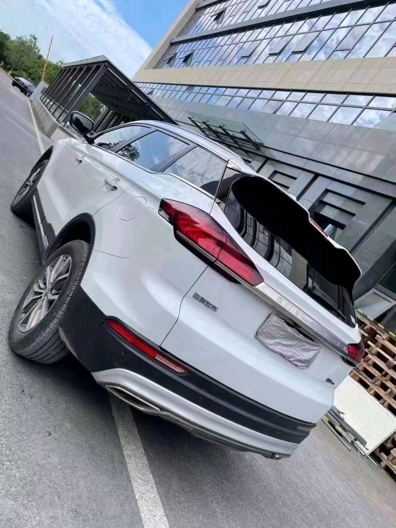 成都20年吉利博越4