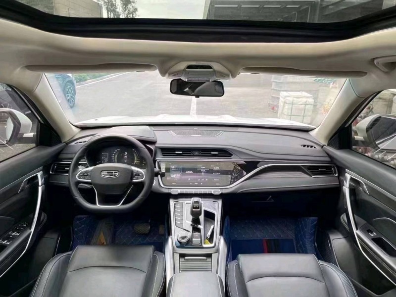 成都20年吉利博越8