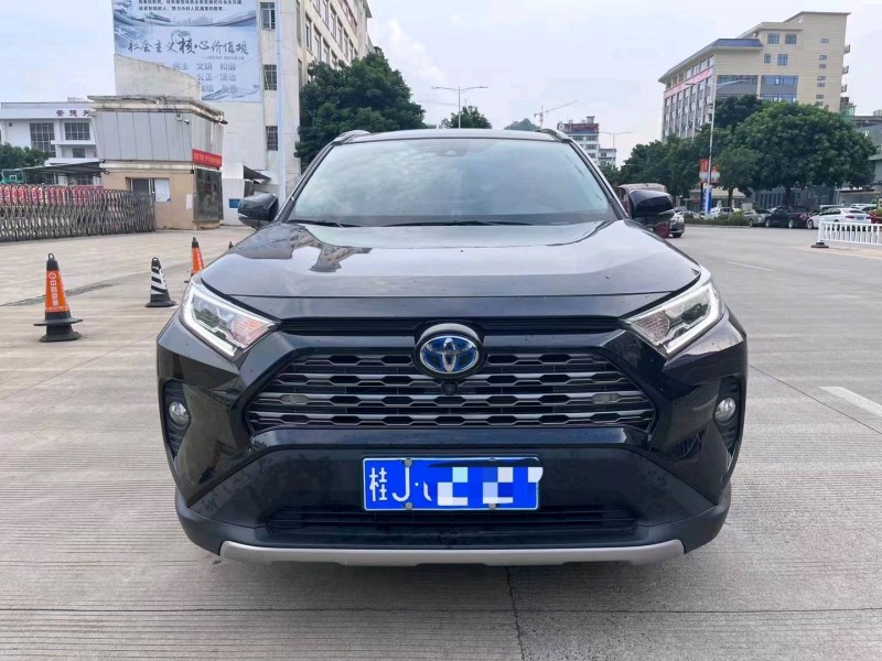 桂林21年豐田RAV41