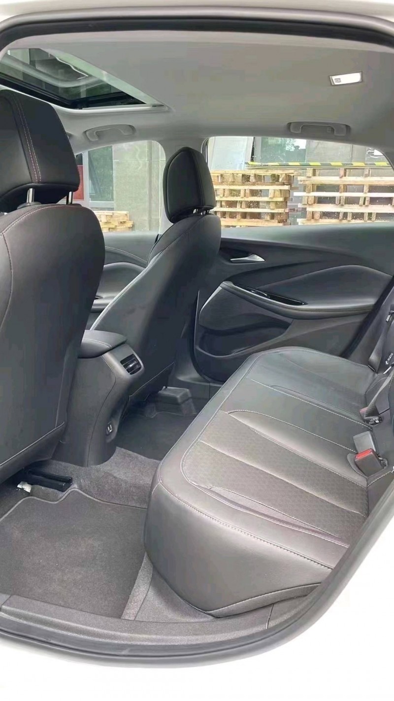 成都23年别克威朗7