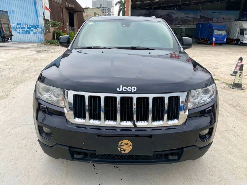 广州12年Jeep大切诺基1