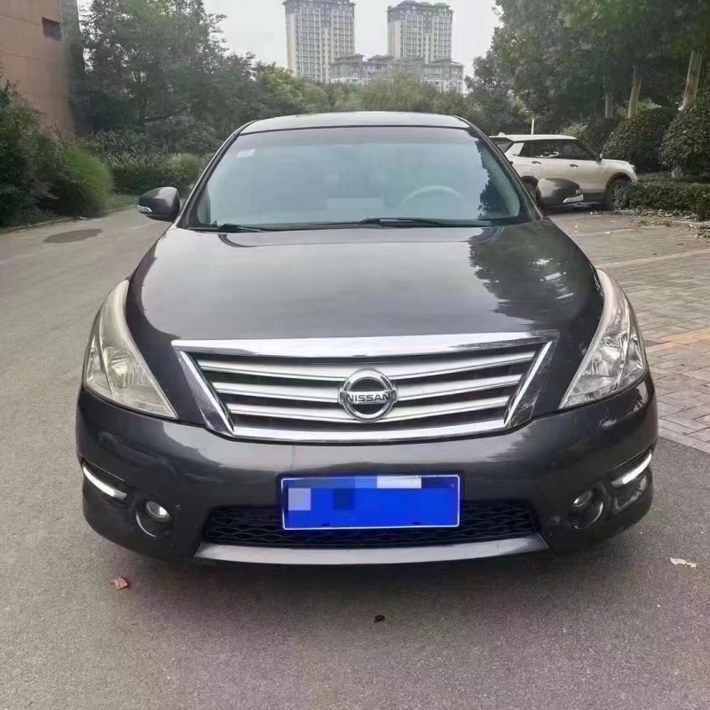 济宁13年日产天籁1