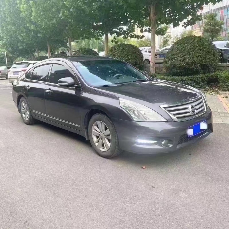 济宁13年日产天籁2