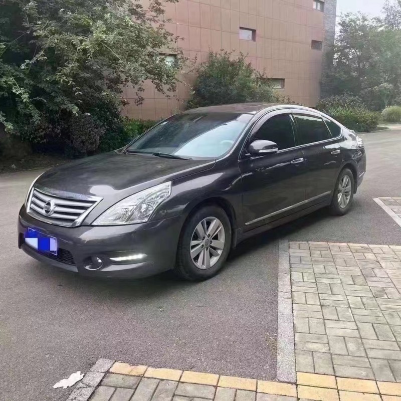 济宁13年日产天籁3