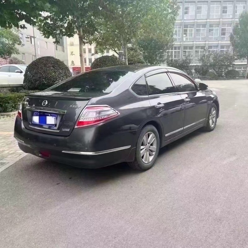 济宁13年日产天籁4