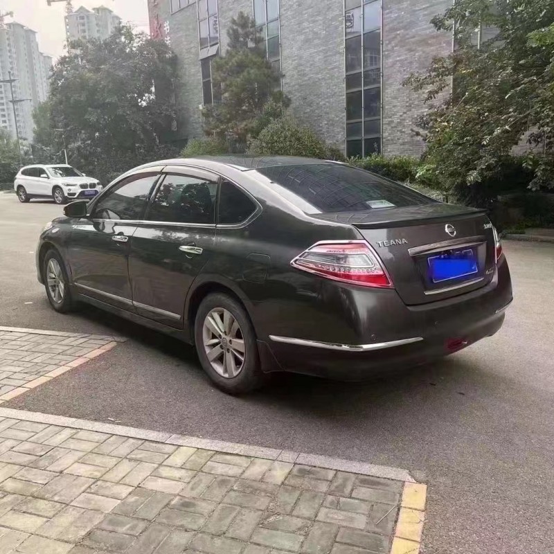 济宁13年日产天籁5