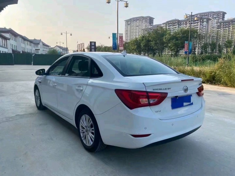 东营16年别克英朗7