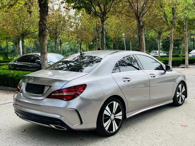 济宁17年奔驰CLA3