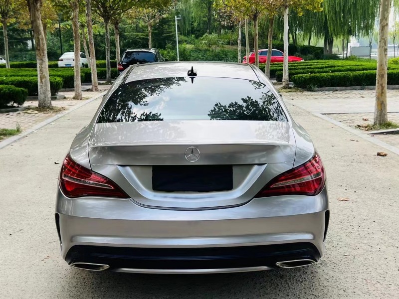 济宁17年奔驰CLA8