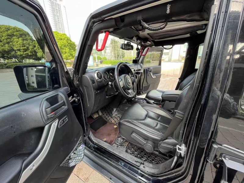 安順19年Jeep牧馬人5