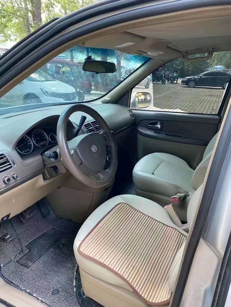 济南12年别克GL84