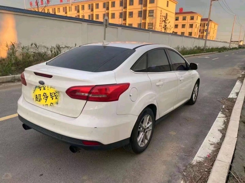 苏州17年福特福克斯5