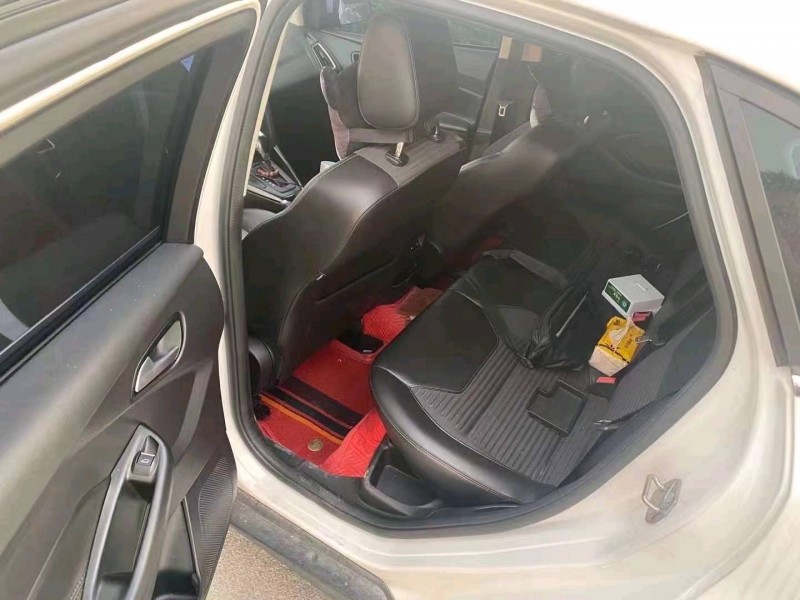 苏州17年福特福克斯7