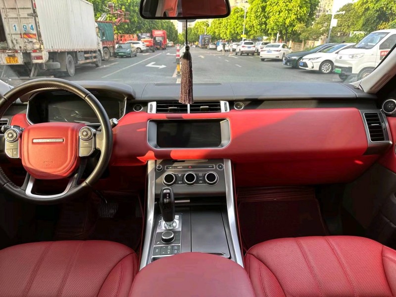 广州18年路虎揽胜运动8