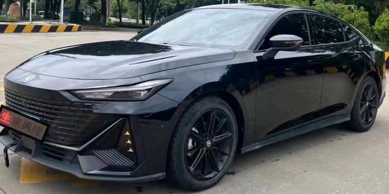 深圳22年长安汽车UNI-V4