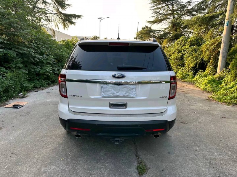 徐州15年福特探险者9