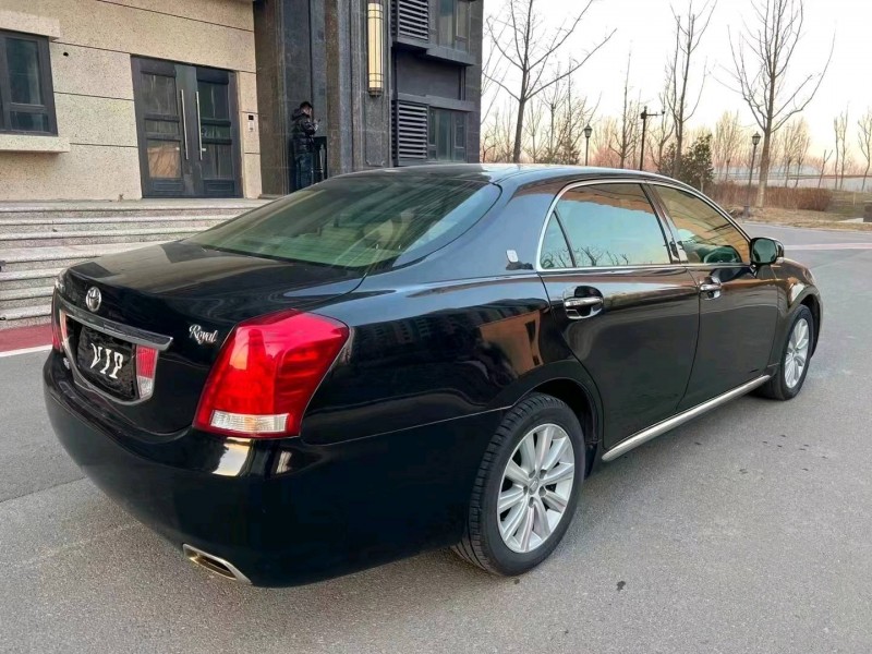 廊坊12年丰田皇冠4