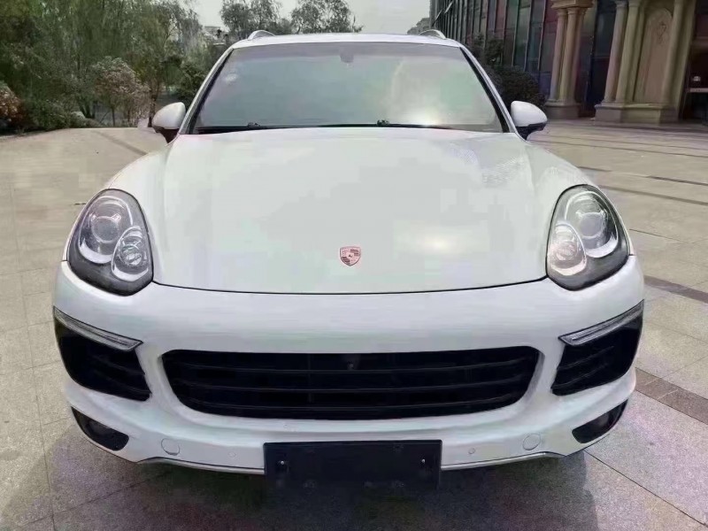 济宁17年保时捷卡宴1