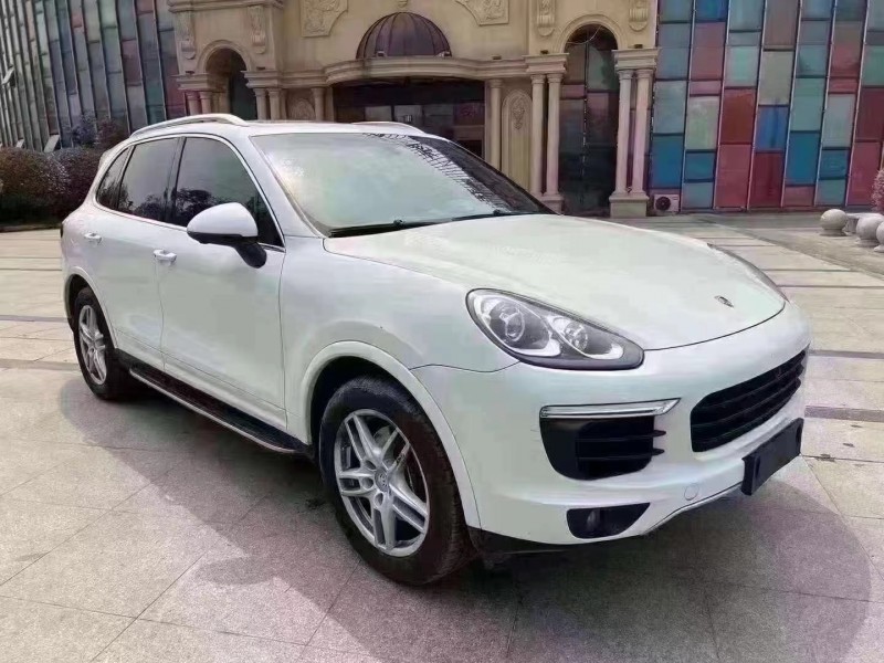 济宁17年保时捷卡宴2