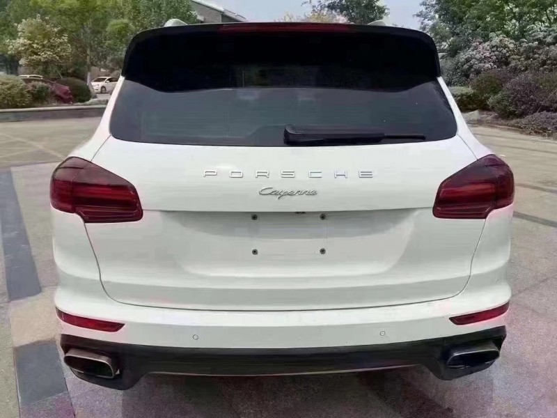 济宁17年保时捷卡宴8