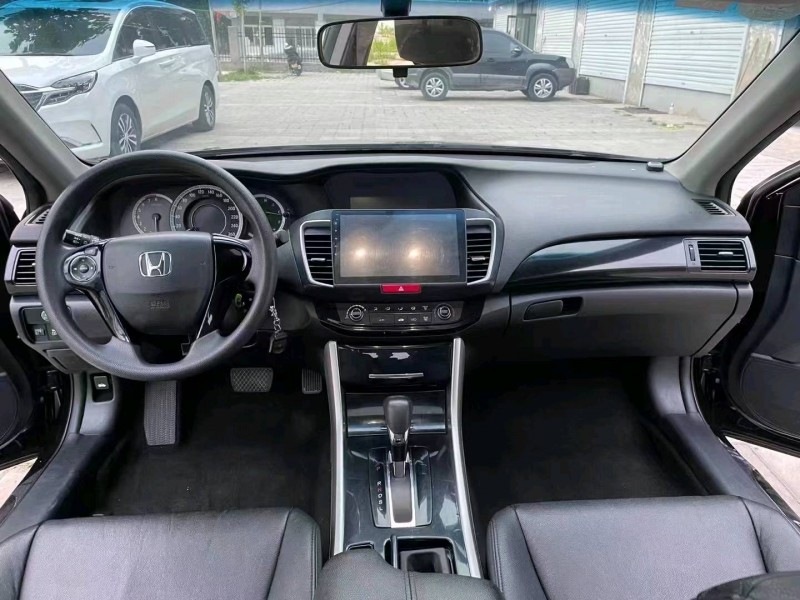 廊坊18年本田雅阁8