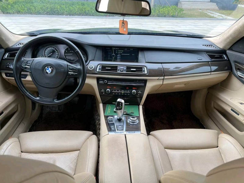 邯郸11年宝马7系8