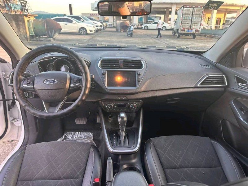 东莞20年福特福睿斯5