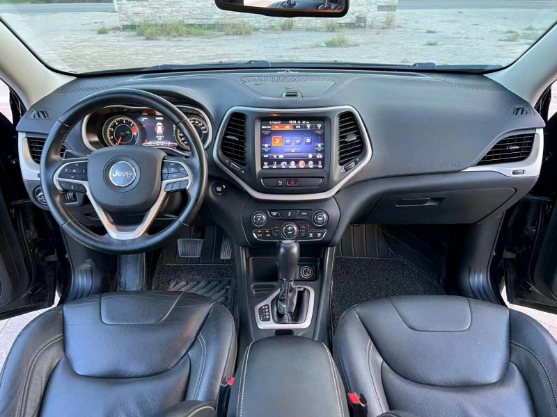 廊坊17年Jeep自由光6