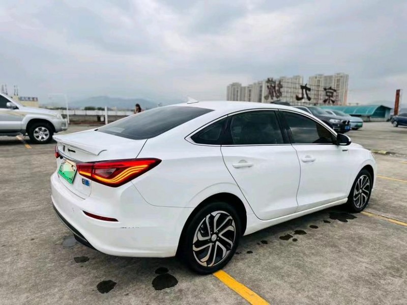 东莞19年长安汽车逸动8