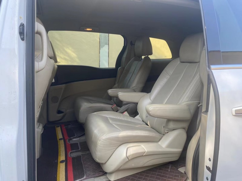 青岛18年别克GL86