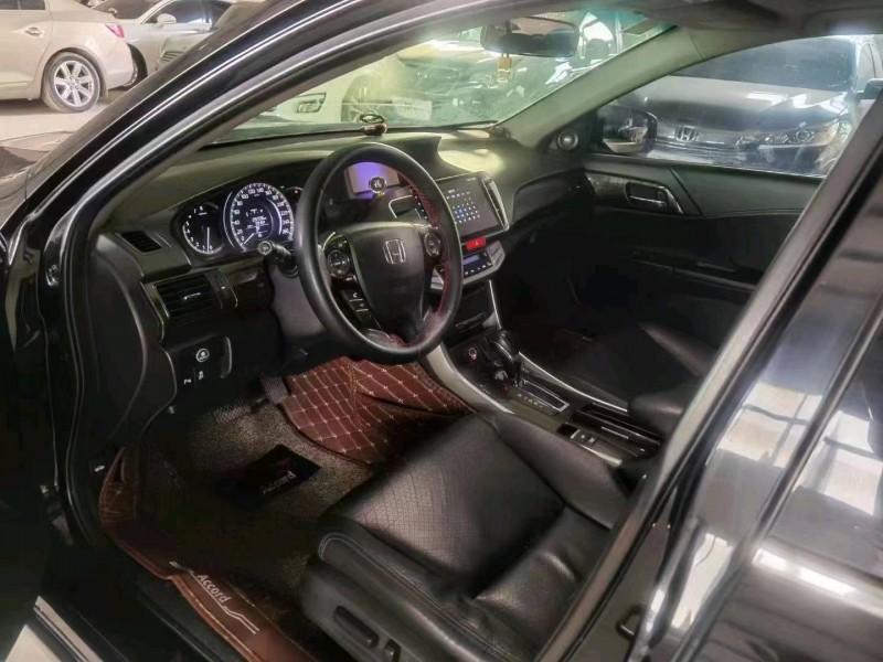 济南14年本田雅阁5