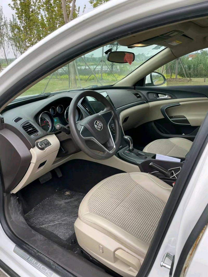 徐州16年别克君威8