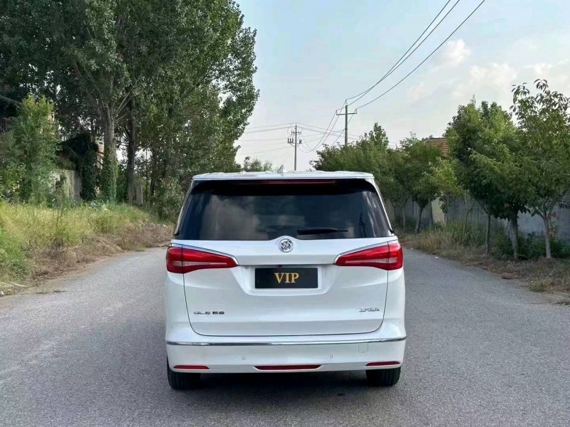 青岛18年别克GL89