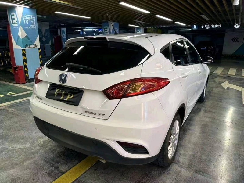 嘉兴14年长安汽车逸动5