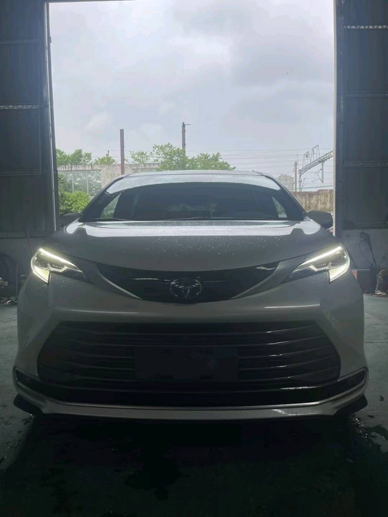 佛山23年丰田塞纳1
