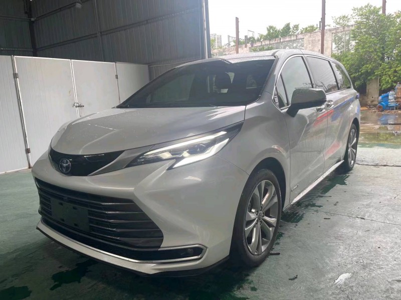 佛山23年丰田塞纳2