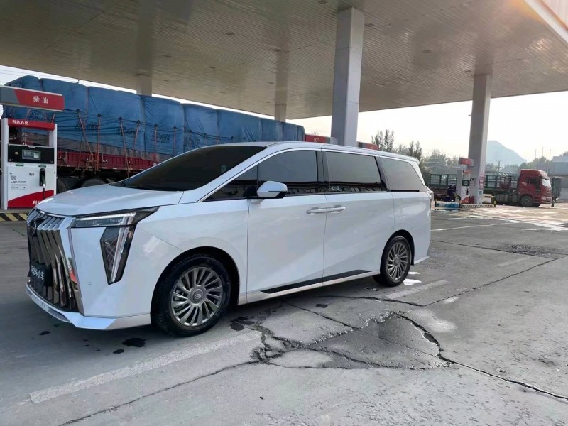 保定23年传祺M82