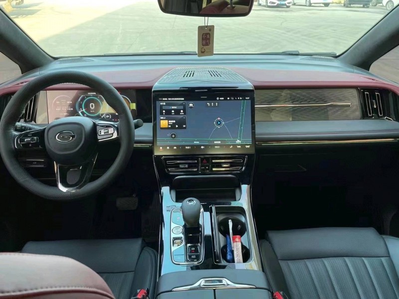 保定23年传祺M85