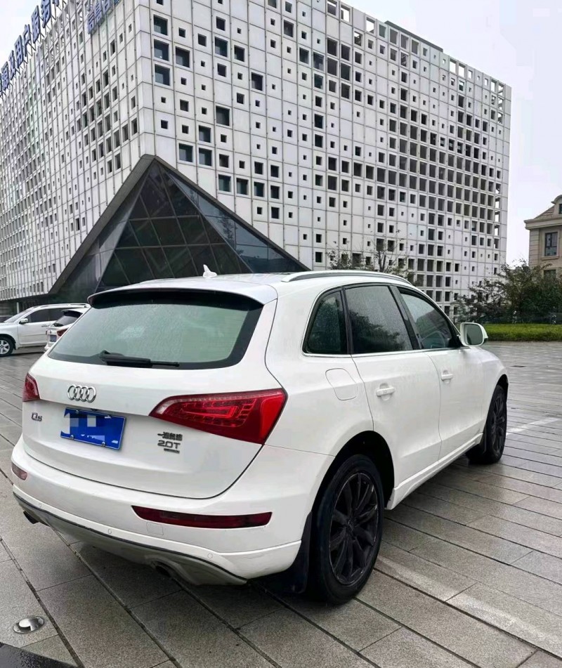枣庄10年奥迪Q54